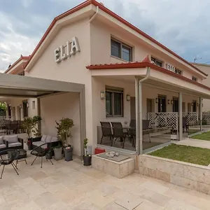 Elia Luxury Apartament